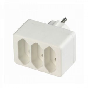 Földeletlen 3-as elosztó , 2,5A, 25 0V, fehér