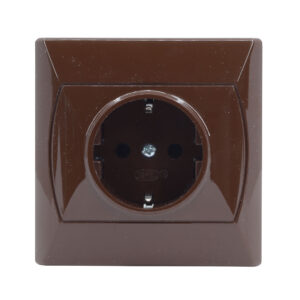 AKCENT földelt dugalj barna