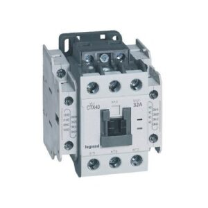 CTX3 mágneskapcsoló 3P 32A 2Z+2NY 230V 2 záró + 2 nyitó érintkező 230V AC
