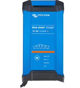 BLUE SMART IP22 akkumulátortöltő 24V/12A(1) 120V NEMA 5-15 csatlakozóval