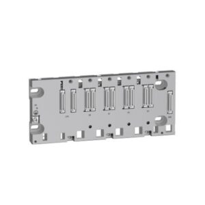 M580 hátlap, 4 I/O kártyahely