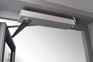 AJTÓMOZGATÓ MOTOR PA-KL2-T30 24V DC 1,2A IP54