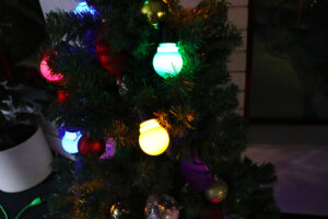 Xmas gömbfüzér parti 7,5m/30 LED piros,kék,sárga,zöld