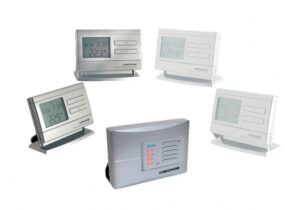 COMPUTHERM Szobatermosztát digitális Q8RF 2 termosztát+1 vevő rádiófrekvenciás, zónás