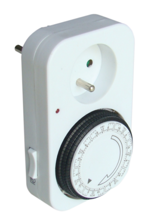 Dugaszolható napi kapcsolóóra, elektromechanikus, csapos