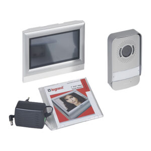 Legrand 369320 2 vezetékes színes videó kaputelefon szett, 1 vagy 2 lakásos, 7"-os érintőképernyős beltéri egységgel