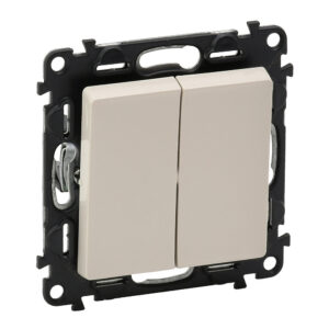 Legrand 752218 Valena Life kettős váltóérintkezős nyomó, elefántcsont