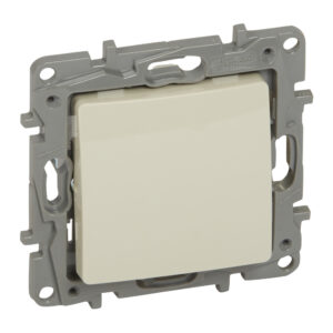 Legrand 764607 Niloé N101 egypólusú nyomó NO-NC 6A, bézs