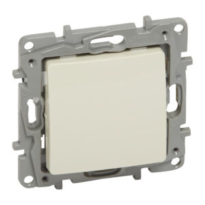 Legrand 764622 Niloé N101 JF egypólusú nyomó NO-NC 6A, jelzőfénnyel, bézs
