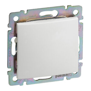 Legrand 774411 Valena N101 egypólusú nyomó, fehér